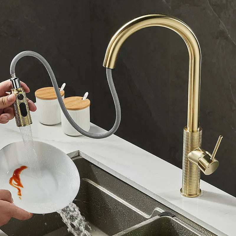 Carved Brass Kitchen Faucet Pull-Out Rotating Single Lever Mixer Tap
